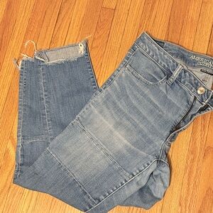 American Eagle Outfitters Distressed Light Blue Cropped Jeans